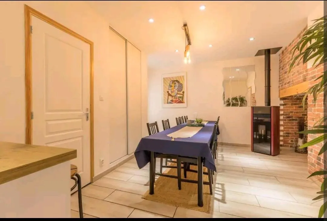 Holiday home Superbe Grande Maison De Ville! Solomiac